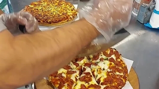 پیتزا کلبه مطهری فستفود دهه شصتی تهران