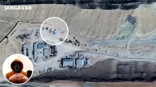 ماکت جنگنده ی ناشناخته در مهرآباد