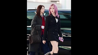 گارد گوشی پریتا عضو بیبی‌مانستر به دلیل مچ بودن رنگ‌ش با موهاش و متن‌ش، بسیار مورد توجه قرار گرفته