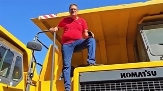 دامپتراک komatsu  کوماتسو در بازرگانی تجارت بلوچ