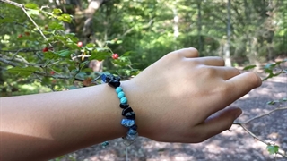 دستبند فیروزه و عقیق مشکی