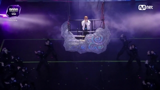 اجرا کامل Stray Kids در مراسم Mama 2025