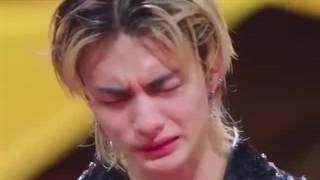 وایییی گریه هیونجین اصن....