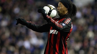 اولین گل رونالدینیو بعد از پیوستن به میلان در مقابل اینتر