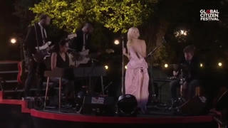 اجرای کامل بانو رزی در فستیوال Global citizen
