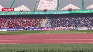 درگیری هواداران سرخابی پیش از شروع شهرآورد؛ یک نفر زخمی شد