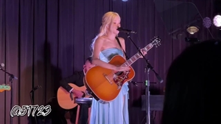 اجرای جدید آهنگ toxic till the end ازROSÉ "رزی" در موزه گرمی