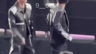 پسرم لینو همچنان با پاهاش درگیره و لنگ میزنهههه