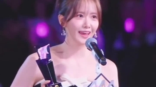 یونا نازمم برنده جایزه ستاره آسیا شد تبریک بهش((: ♡