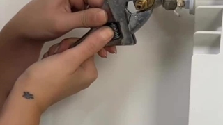 رفع نشتی شیر رادیاتور | آموزش کامل و قدم‌به‌قدم