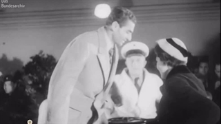 بازدید محمدرضا شاه پهلوی و ملکه ثریا از کارخانه مرسدس بنز و موزه آن و هدیه بنز اس.ال ۳۰۰ به شاهنشاه، تور اروپا ۱۳۳۳