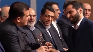 آریاساسول در نخستین حضور خود در رویداد پتروفن موفق به دریافت این جایزه شد.