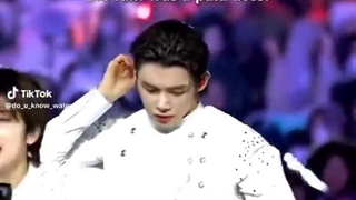 دقیقا وقتی شروع به خوندن کرد بارون گرفت و اینجوری یه شاهکار خلق شد :)