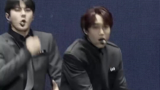 اجرای جدید آهنگ Growl از اکسو در سانس دوم فن میتینگ EXO'Verse 2025 در سئول