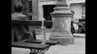 صفحه را که بست‌ اگر کسی دیده نمی‌شود: شعر-فیلم