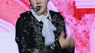 شورتز یوتیوب فن سایت Dear My Spring با اجرای Crown سهون در شوکیس کامبک