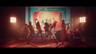 موزیک ویدئوی "Smart" از لسرافیم (LE SERAFIM)، کپشن