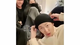 فقط نگاه های نامجون -_-|||