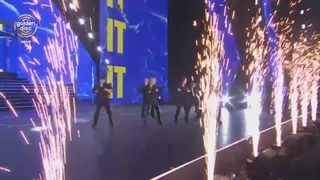 این اجرای بی‌نظیر استری کیدز رو از دست ندید !