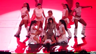 اجرای بانو‌ لیسا در روز دوم کنسرت هنگ کنگ تور ددلاین(آخرین شهر تور ددلاین)