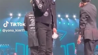 نمیدونم چرا اما جونکیو عاشق خطره-__-امیدوارم سالم بمونه:خنده: