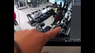 غارت اموال عمومی همراه با سند  و مدرک و فیلم در اغتشاشات. کسانی که برعنداز بودن منافق بودن مجاهد بودن و سلطنت طلبان تروریست