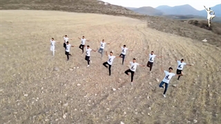 غروب دامنه کوه سبلان (شیروان دره سی) و رقص آذربایجانی گروهی