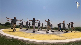 رقص آذربایجانی شاد و گروهی از هنرمندان و ورزشکاران گروه آیلان