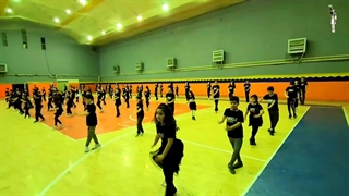 رقص آذربایجانی هماهنگ توسط لشکر 90 نفره کودکان هنرمند آیلان به سرپرستی توحید حاجی بابایی