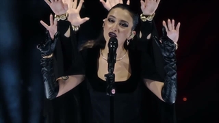 Melike_Şahin_-_Korkmasam_Ölürdüm__#AKKOR_ilk_konser_(720p)
