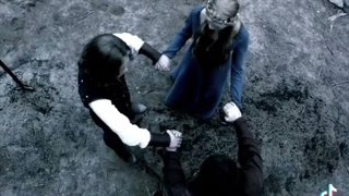 <(: The vampire diaries