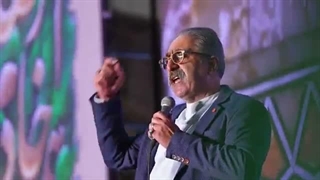 خاطره انگشتری طنزپرداز کشورمان شهرام شکیبا با رهبر شهید انقلاب در میدان انقلاب 1405