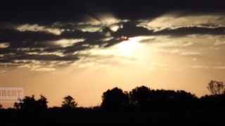 «خورشیدگرفتگی یا کُسوف / Solar eclipse» چه زمانی رخ میدهد ؟