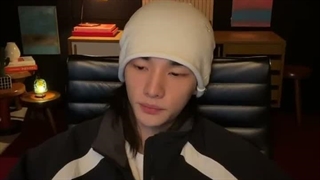 کپشن + لایو کامل هیونجین (Hyunjin) تو فنز (FANS) تاریخ 1405,3,8 با زیرنویس فارسی و کیفیت خیلی بالا