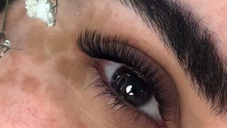 کاشت یا اکستنشن مژه، ترمیم و یا ریموو مژه سالن زیبایی سارا سعیدی شیراز