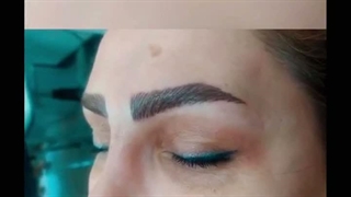 خط چشم و بن مژه سالن زیبایی یونیک تهران